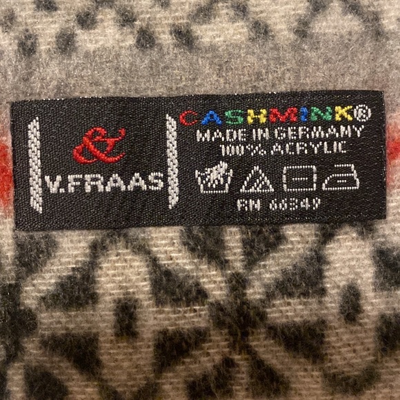 V.FRASS Cashmink Scarf - Picture 2 of 2